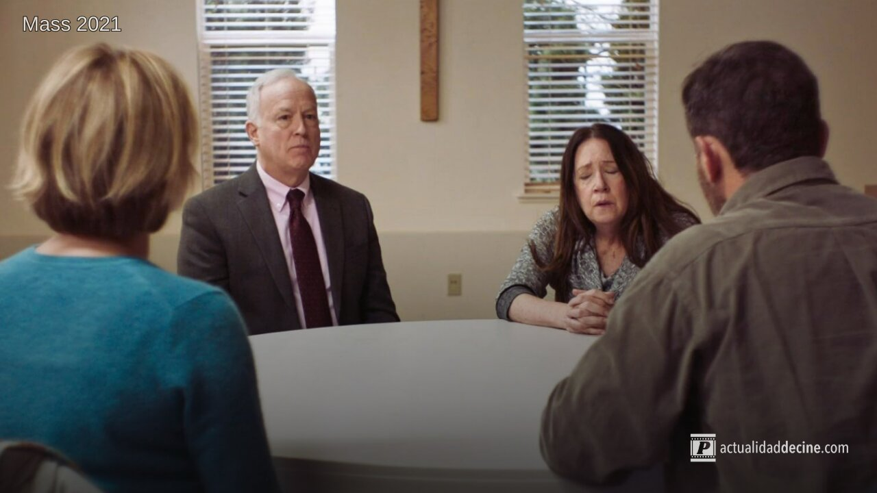 En este drama de 2021, la atmósfera intensa e inquietante, tejida únicamente con palabras y emociones dentro de una habitación cerrada, atrapa al espectador.