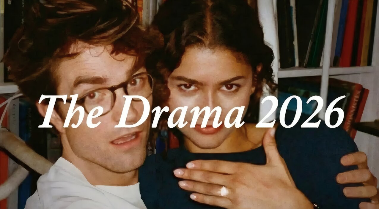 Kristoffer Borgli tarafından yönetilen ve başrollerini Zendaya ile Robert Pattinson'ın paylaştığı 2026 yapımı The Drama filminin resmi tanıtım görseli.